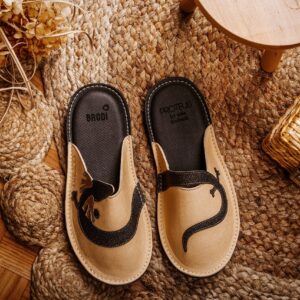 Dobrodelni dizajnerski copati - CopArt Urša Drofenik